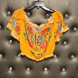 Flying tomato size M Cabo crusin’ floral top